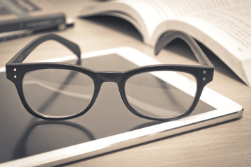 初一上地理南极洲的自然环境手抄报